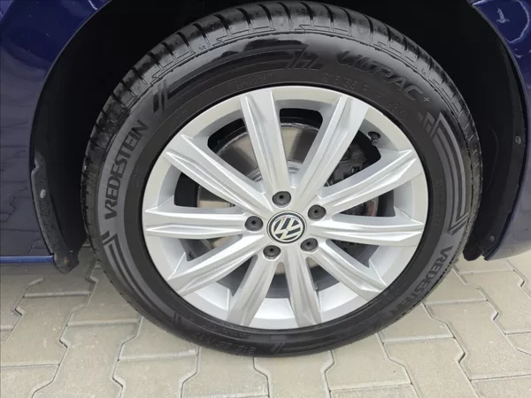 Volkswagen Touran 1,4 TSi 110KW DSG Highline 7MÍ - foto 45