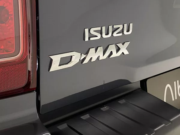 Isuzu D-Max Double Cab 1,9l LS 4x4 AUT - foto 12