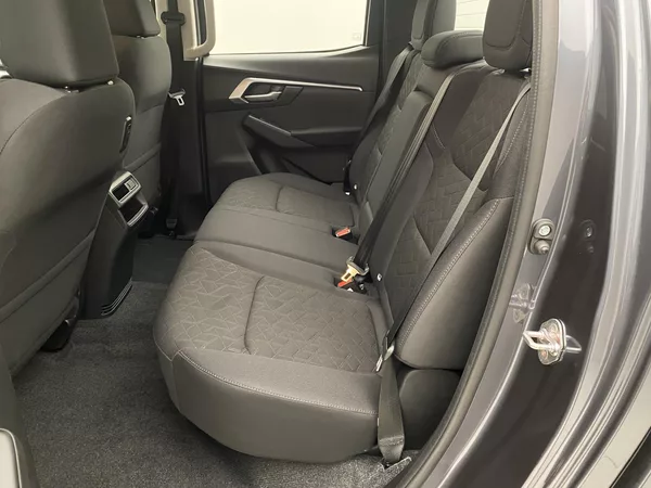Isuzu D-Max Double Cab 1,9l LS 4x4 AUT - foto 14