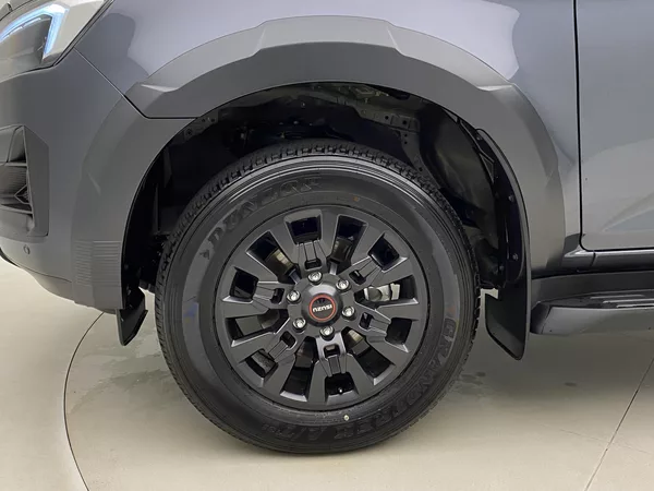 Isuzu D-Max Double Cab 2,2 V-Cross 4x4 AUT - foto 10