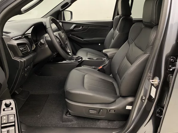 Isuzu D-Max Double Cab 2,2 V-Cross 4x4 AUT - foto 12