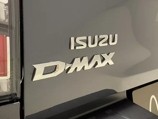 Isuzu D-Max Double Cab 2,2 V-Cross 4x4 AUT - foto 14