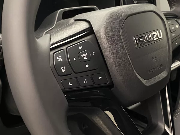Isuzu D-Max Double Cab 2,2 V-Cross 4x4 AUT - foto 16