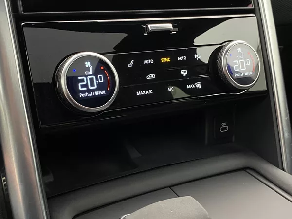 Land Rover Discovery P360 R-DYNAMIC SE AWD AUT CZ - foto 28