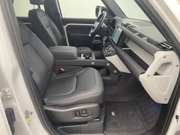 Land Rover Defender 110 D250 SE AWD AUT CZ - foto 23