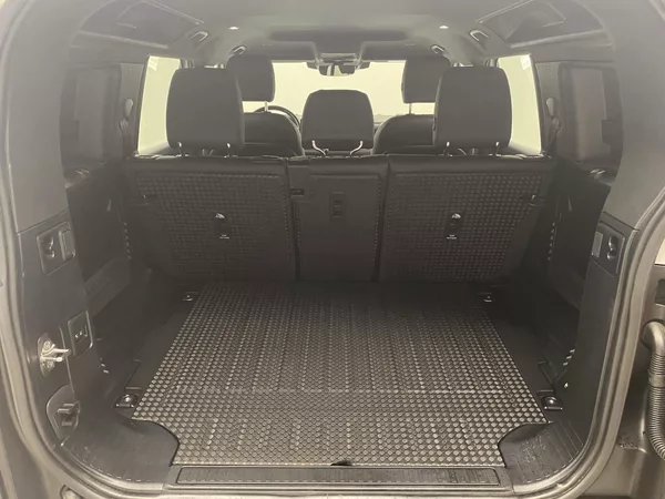 Land Rover Defender 110 D250 SE AWD AUT CZ - foto 6