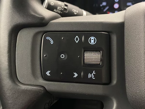 Land Rover Defender 130 D300 SE AWD AUT CZ - foto 19