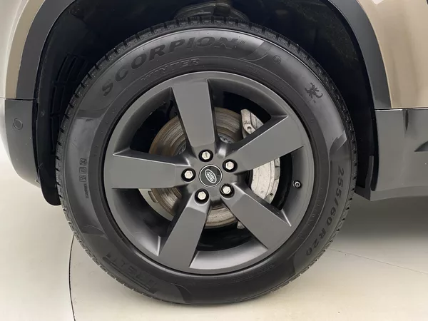 Land Rover Defender 130 D300 SE AWD AUT CZ - foto 38