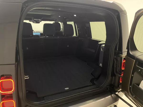 Land Rover Defender 130 D300 SE AWD AUT CZ - foto 6