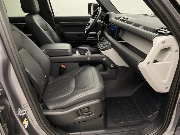 Land Rover Defender 110 D250 HSE AWD AUT CZ - foto 23
