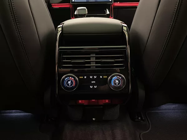 Land Rover Range Rover Sport P635 SV BLACK AWD AUT - foto 61