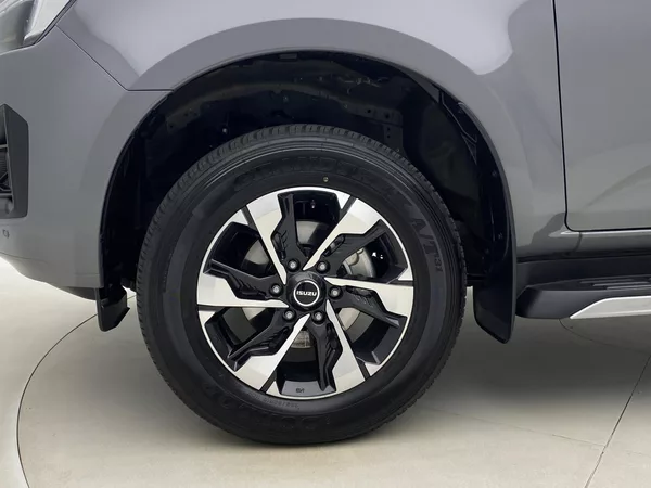 Isuzu D-Max Double Cab 2,2 LS 4x4 AUT - foto 11