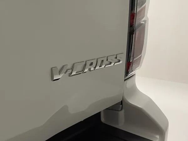 Isuzu D-Max Double Cab 1,9 V-Cross 4x4 AUT - foto 15