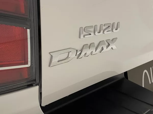 Isuzu D-Max Double Cab 1,9 V-Cross 4x4 AUT - foto 16