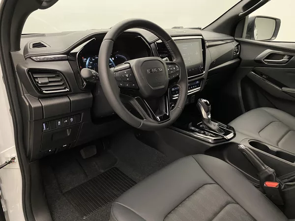 Isuzu D-Max Double Cab 1,9 V-Cross 4x4 AUT - foto 21