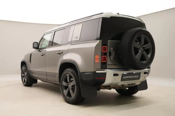 Land Rover Defender 110 D300 SE AWD AUT CZ - foto 10