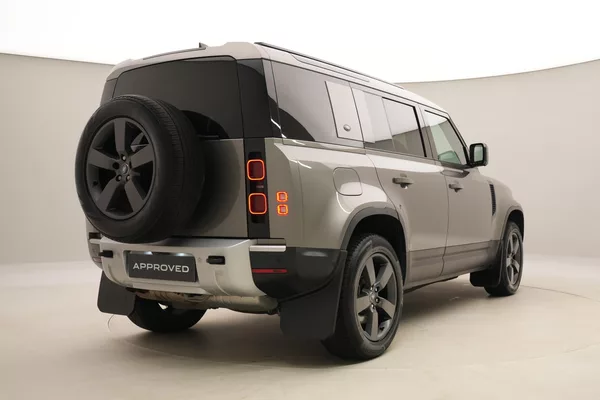 Land Rover Defender 110 D300 SE AWD AUT CZ - foto 12