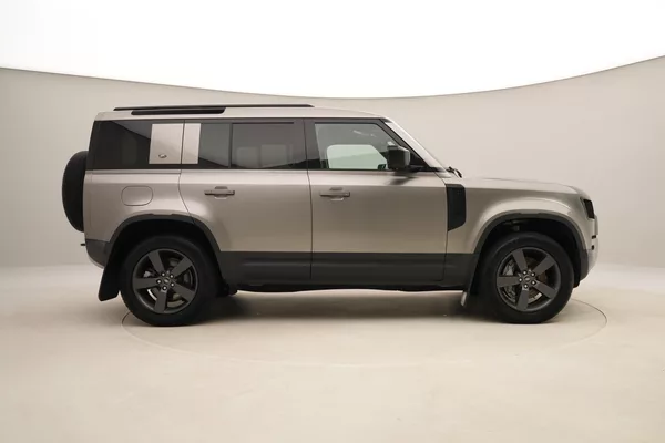 Land Rover Defender 110 D300 SE AWD AUT CZ - foto 13