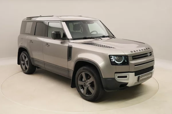 Land Rover Defender 110 D300 SE AWD AUT CZ - foto 16
