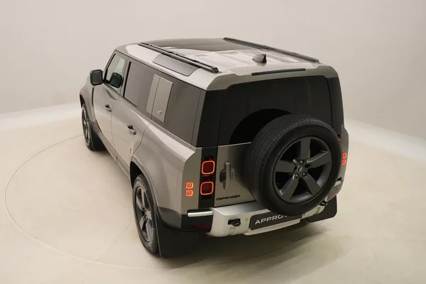 Land Rover Defender 110 D300 SE AWD AUT CZ - foto 17