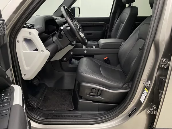Land Rover Defender 110 D300 SE AWD AUT CZ - foto 3