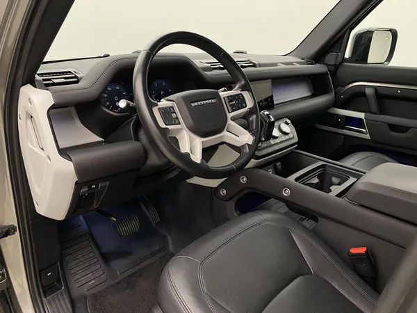 Land Rover Defender 110 D300 SE AWD AUT CZ - foto 4