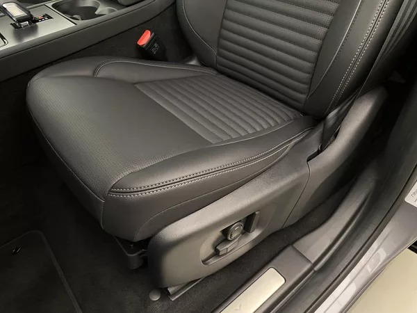 Land Rover Discovery Sport D200 DYNAMIC SE AWD AUT - foto 26