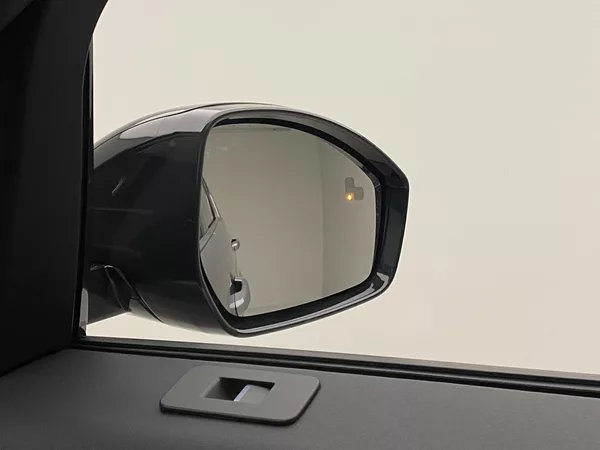 Land Rover Discovery Sport D200 DYNAMIC SE AWD AUT - foto 32