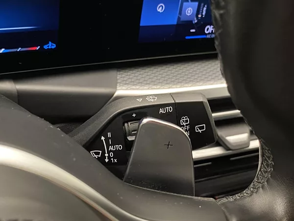 BMW Řada 3 320d XDRIVE MPAKET AUT CZ - foto 15