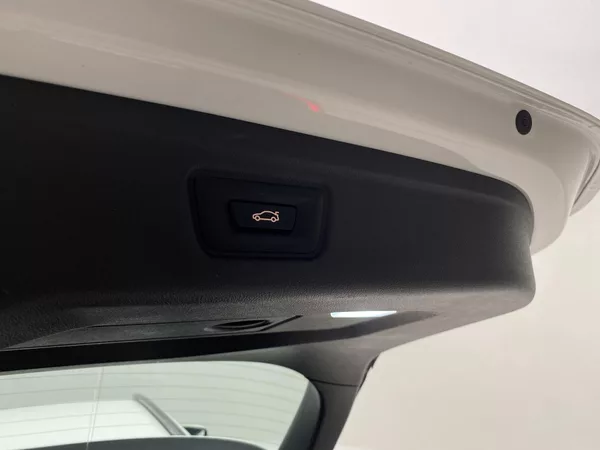BMW Řada 3 320d XDRIVE MPAKET AUT CZ - foto 17