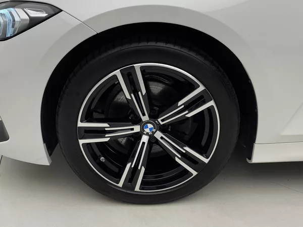BMW Řada 3 320d XDRIVE MPAKET AUT CZ - foto 19