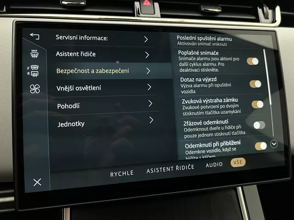 Land Rover Range Rover Evoque P250 DYNAMIC SE AWD AUT CZ - foto 42