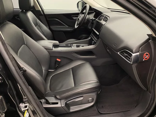 Jaguar F-Pace 25t AWD AUT - foto 23