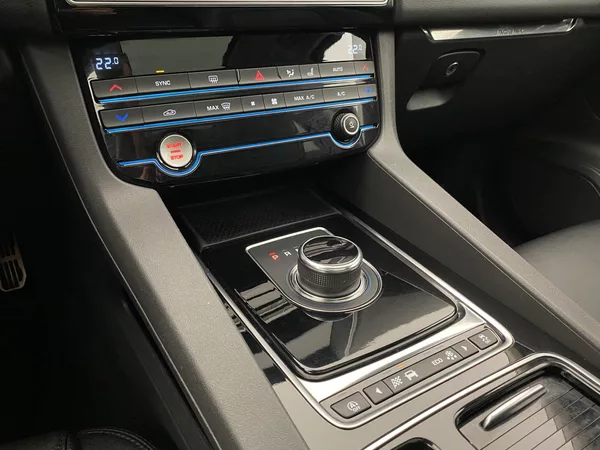 Jaguar F-Pace 25t AWD AUT - foto 26