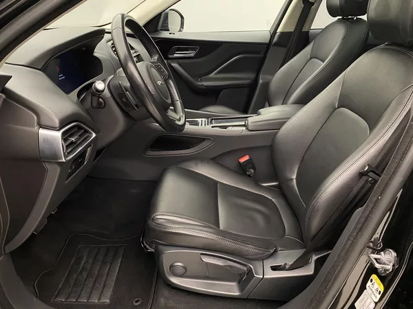 Jaguar F-Pace 25t AWD AUT - foto 3