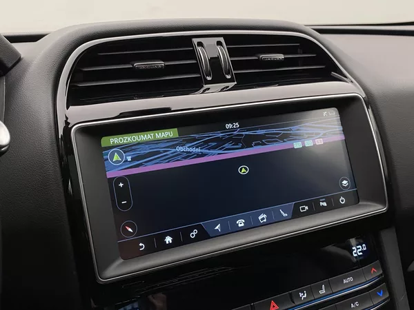 Jaguar F-Pace 25t AWD AUT - foto 34