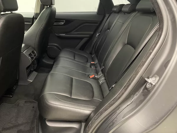 Jaguar F-Pace 25t AWD AUT - foto 5