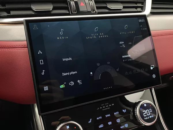 Jaguar XF P300 R-DYNAMIC S AWD AUT CZ - foto 34