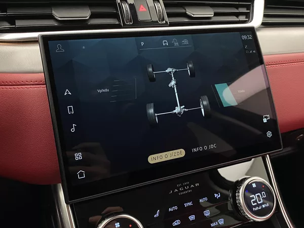 Jaguar XF P300 R-DYNAMIC S AWD AUT CZ - foto 39