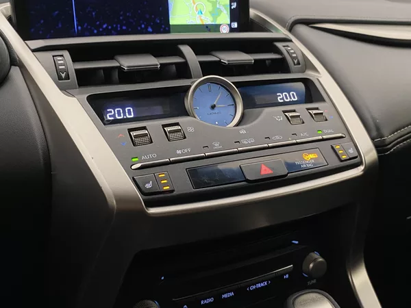 Lexus NX 300h AWD AUT CZ - foto 27