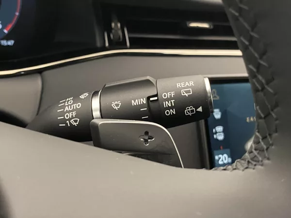 Land Rover Range Rover Evoque D165 R-DYNAMIC SE AWD AUT - foto 32