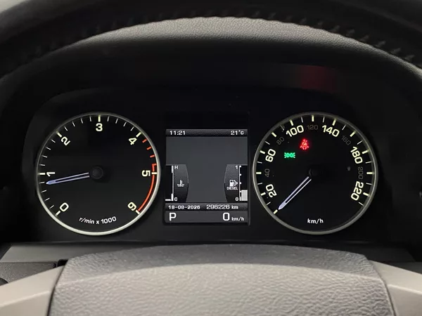 Land Rover Discovery 4 SDV6 SE AWD AUT CZ - foto 25