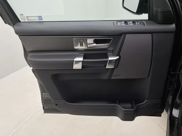 Land Rover Discovery 4 SDV6 SE AWD AUT CZ - foto 7