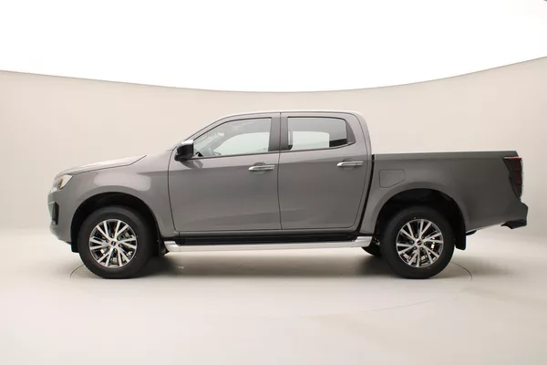 Isuzu D-Max Double Cab 2,2 LS 4x4 AUT - foto 2