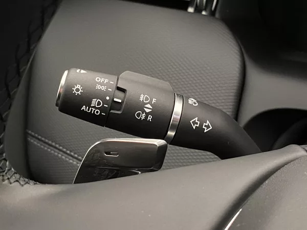 Land Rover Discovery Sport D200 DYNAMIC SE AWD AUT CZ - foto 26