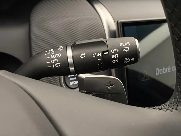 Land Rover Discovery Sport D200 DYNAMIC SE AWD AUT CZ - foto 27
