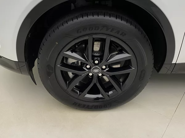 Land Rover Discovery Sport D200 DYNAMIC SE AWD AUT CZ - foto 31