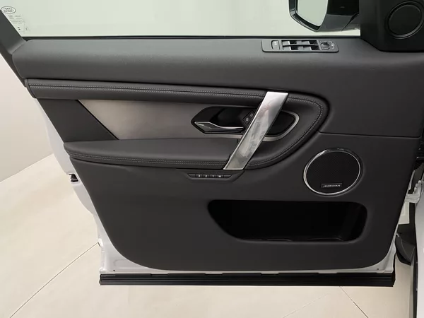 Land Rover Discovery Sport D200 DYNAMIC SE AWD AUT CZ - foto 7