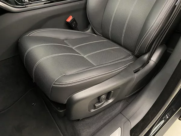 Land Rover Range Rover Velar D200 SE R-DYNAMIC AWD AUT - foto 16