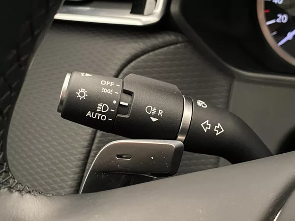Land Rover Range Rover Velar D200 SE R-DYNAMIC AWD AUT - foto 17
